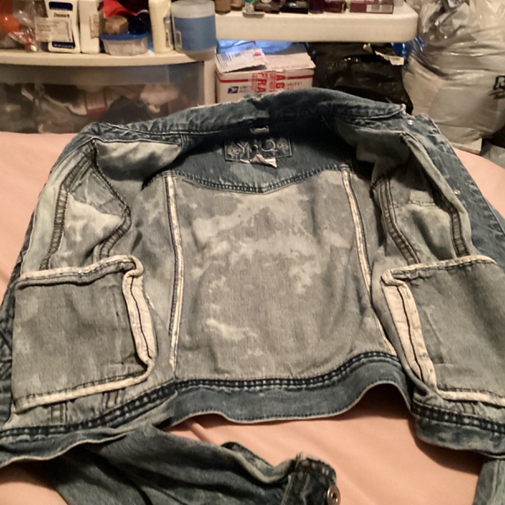 Jean jacket - Picture 2 of 3